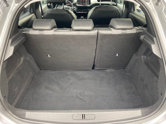 PEUGEOT 208 usata, con Autoradio