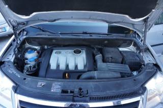 VOLKSWAGEN Touran usata, con Sedile posteriore sdoppiato