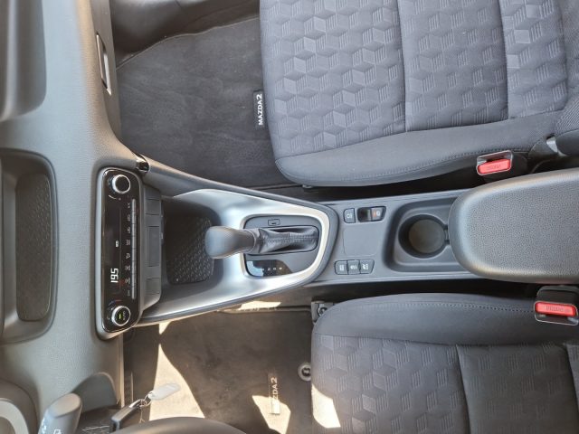 MAZDA 2 usata, con Telecamera per parcheggio assistito