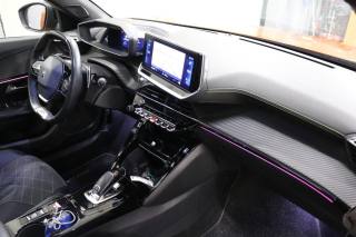 PEUGEOT 2008 usata, con Sistema di navigazione