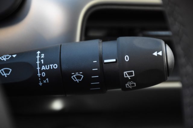 JEEP Avenger usata, con Leve al volante