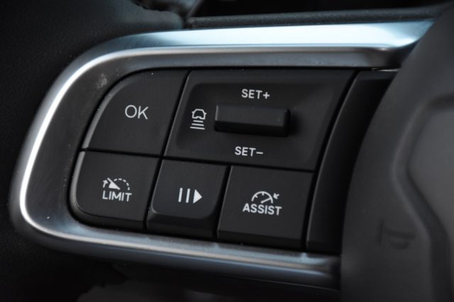 JEEP Avenger usata, con Sedile posteriore sdoppiato