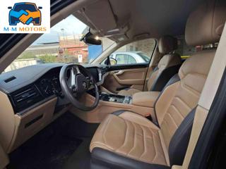 VOLKSWAGEN Touareg usata, con Servosterzo