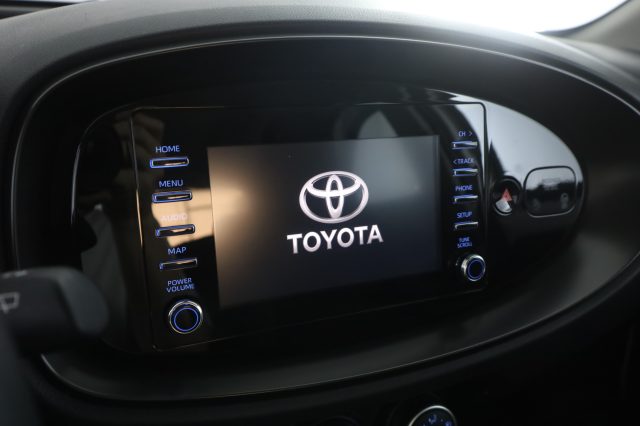 TOYOTA Aygo X usata 7