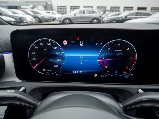 MERCEDES-BENZ A 180 usata, con Cerchi in lega