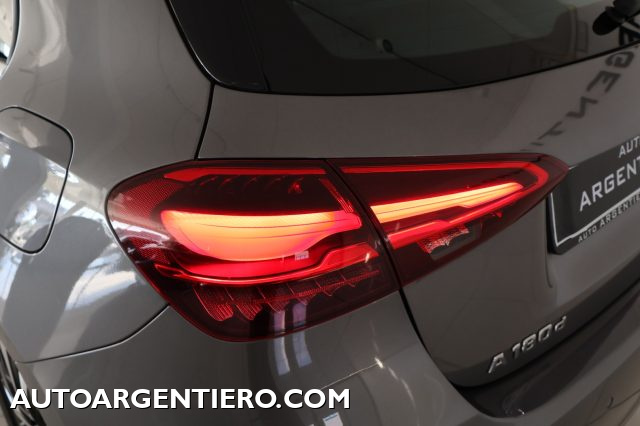 MERCEDES-BENZ A 180 usata, con Sensori di parcheggio posteriori