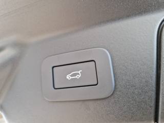 LAND ROVER Range Rover Velar usata, con Park Distance Control