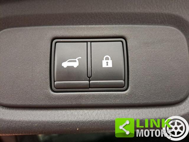 NISSAN Qashqai usata, con USB