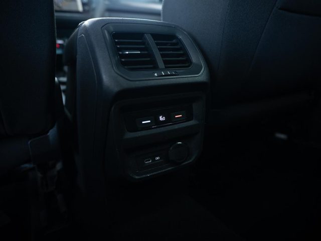 VOLKSWAGEN Tiguan usata, con Isofix