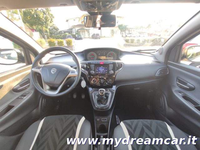 LANCIA Ypsilon usata, con Controllo trazione