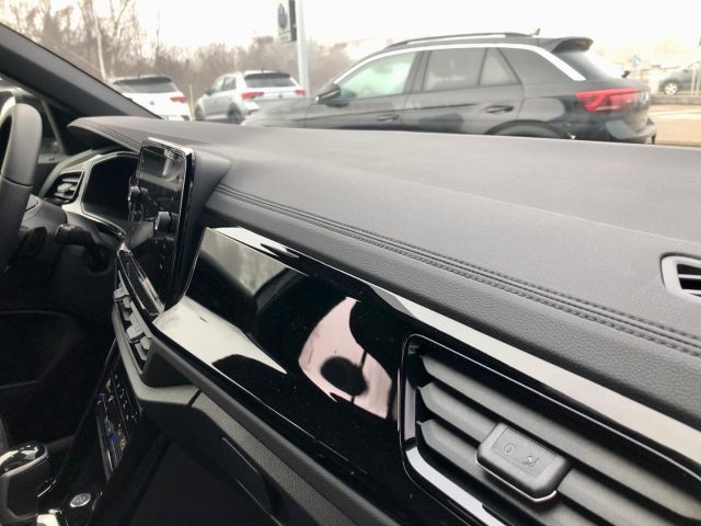 VOLKSWAGEN T-Roc usata, con Autoradio digitale