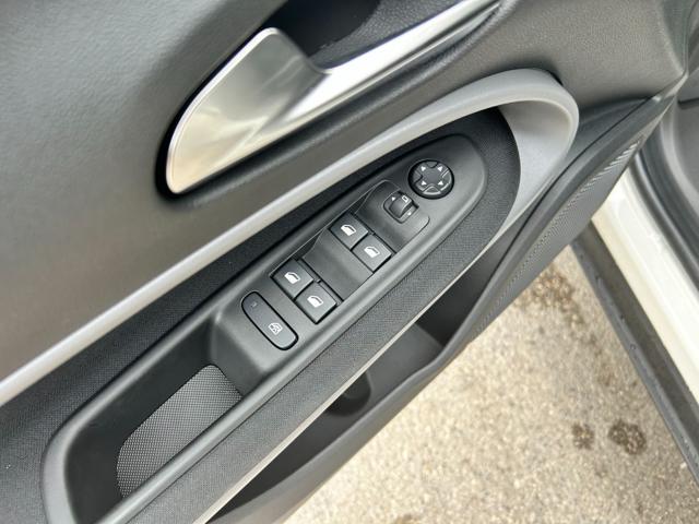 JEEP Avenger usata, con Controllo automatico clima