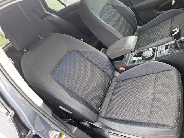 VOLKSWAGEN Golf usata, con Freno di stazionamento elettrico