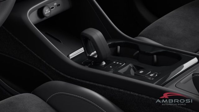 VOLVO XC40 usata 13