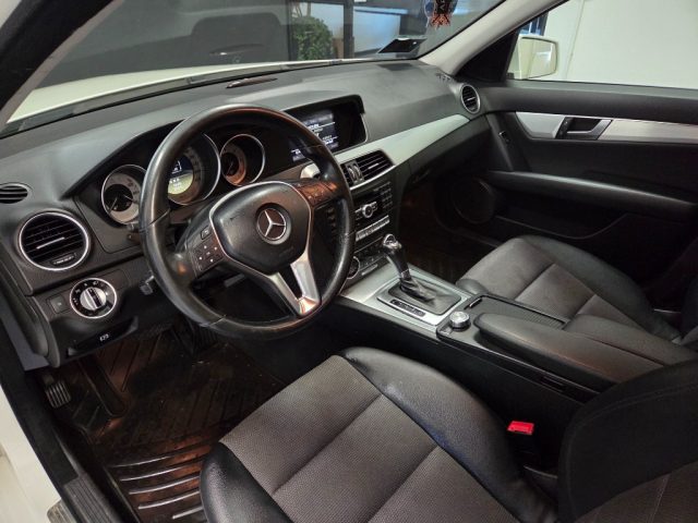 MERCEDES-BENZ C 220 usata, con Chiusura centralizzata