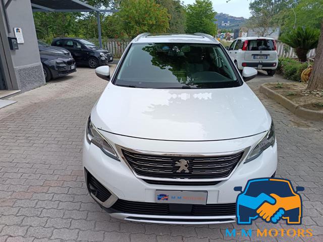 PEUGEOT 5008 usata, con Airbag