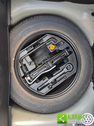 PEUGEOT 208 usata, con Sedile posteriore sdoppiato