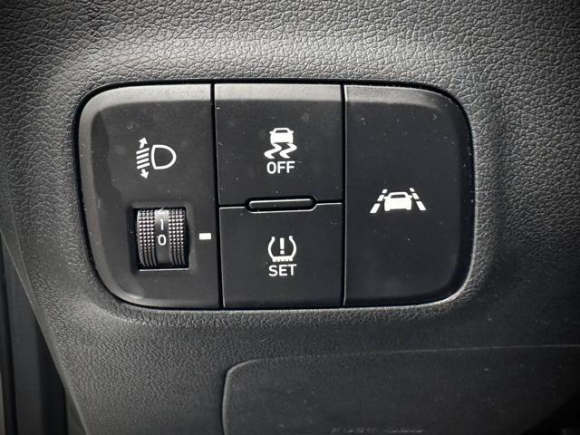 HYUNDAI i10 usata 21