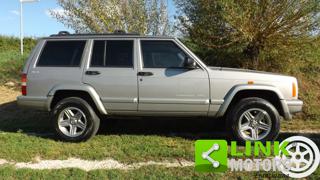 JEEP Cherokee usata, con Autoradio