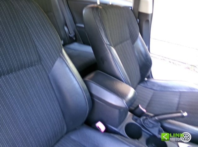 TOYOTA Auris usata, con Luci diurne LED
