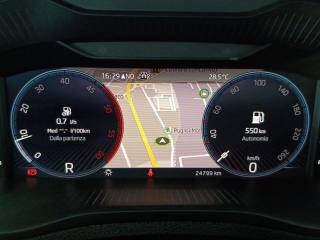 SKODA Karoq usata, con Bracciolo