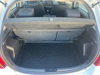 TOYOTA Yaris usata, con Sedile posteriore sdoppiato