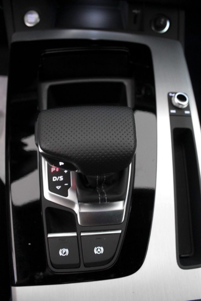 AUDI Q5 usata, con Autoradio