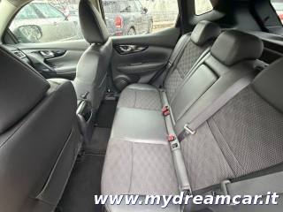 NISSAN Qashqai usata, con Fari LED