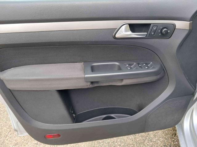 VOLKSWAGEN Touran usata 22