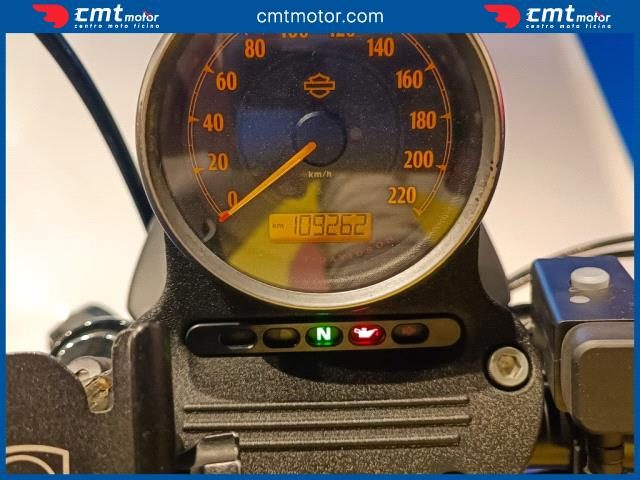 HARLEY-DAVIDSON 883 Iron usata 4