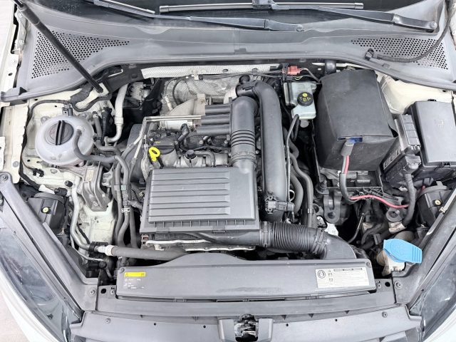 VOLKSWAGEN Golf usata, con Isofix