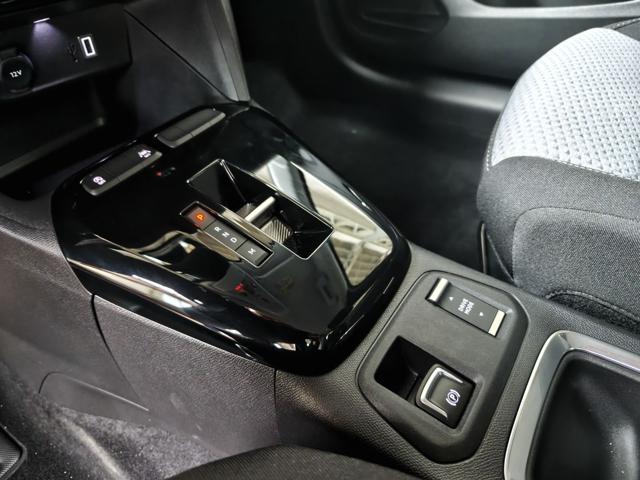 OPEL Corsa usata, con USB