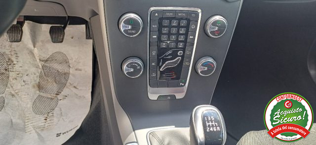 VOLVO V40 Cross Country usata, con Climatizzatore