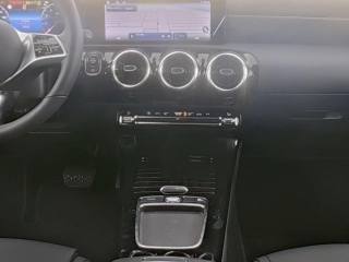 MERCEDES-BENZ A 180 usata, con Autoradio