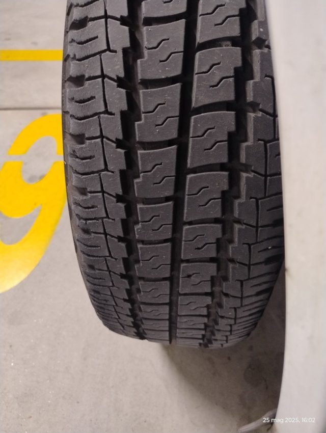 RENAULT Trafic usata, con Pneumatici quattro stagioni
