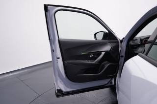 PEUGEOT 2008 usata, con Luci diurne LED