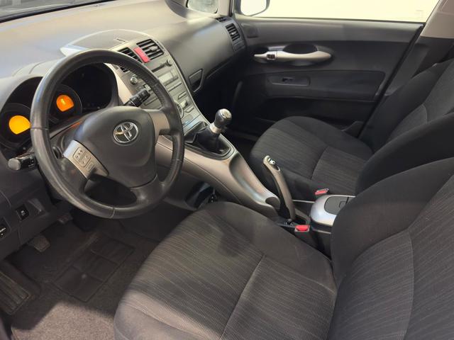 TOYOTA Auris usata, con Boardcomputer