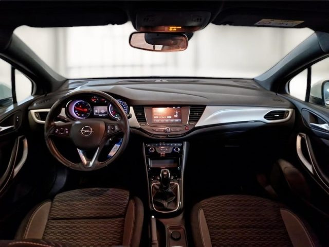 OPEL Astra usata, con Autoradio