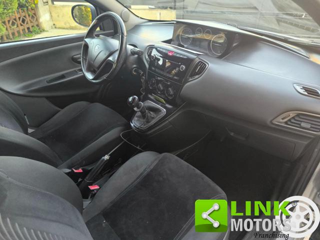 LANCIA Ypsilon usata, con Autoradio
