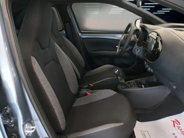 TOYOTA Aygo X usata 16