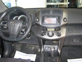 TOYOTA RAV 4 usata, con Autoradio