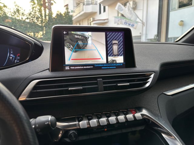 PEUGEOT 3008 usata, con Luci diurne