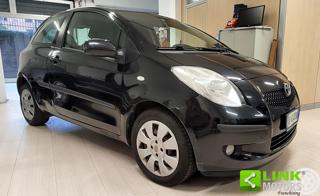 TOYOTA Yaris 1.3VVTI Benzina 3 porte ADATTA NEO-PATENTATI