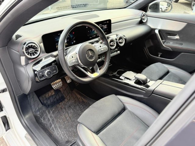MERCEDES-BENZ CLA 200 usata, con Controllo automatico clima