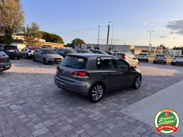 VOLKSWAGEN Golf usata, con Autoradio