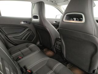 MERCEDES-BENZ GLA 180 usata, con Fari LED