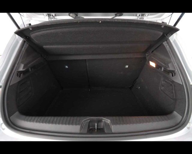 RENAULT Clio usata, con Fari LED