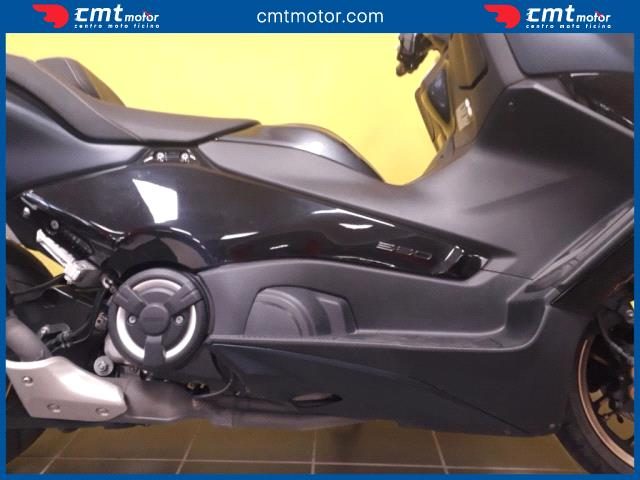YAMAHA T-Max 560 usata 6