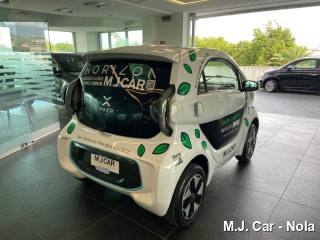 XEV Yoyo usata, con Specchietti laterali elettrici