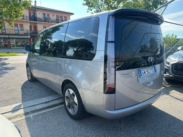 HYUNDAI Staria usata, con Boardcomputer